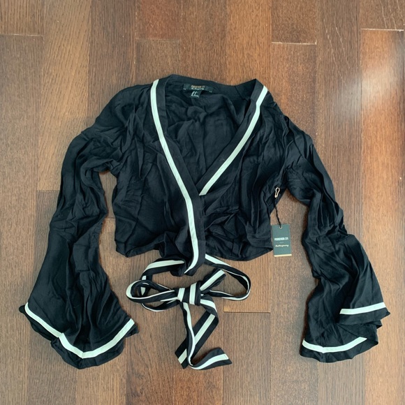 BRAND NEW NWT Forever21 wrap top - Picture 2 of 3
